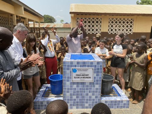 Inauguration du Château d'Eau et des 4 puits à l'école de DEVE dans la commune de DOGBO