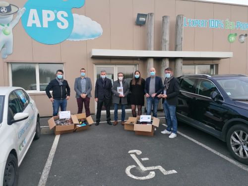 Remise de 800 paires de lunettes de vue par APS 29 pour le Bénin.