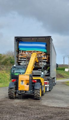 Chargement d'un camion pour l'Ukraine