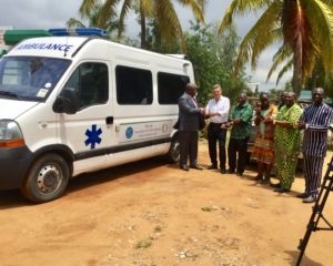 Remise d'une ambulance offerte par les cars Bihan le 19.09 à la ville de GRAND POPO