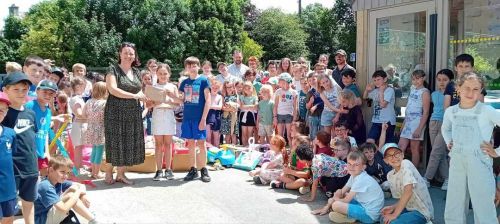 Remise de jouets et de dons à l'école Notre Dame de Ploujean à Morlaix