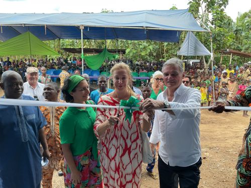 Inauguration de l'école BOGNONGON à ZOGBODOMEY.