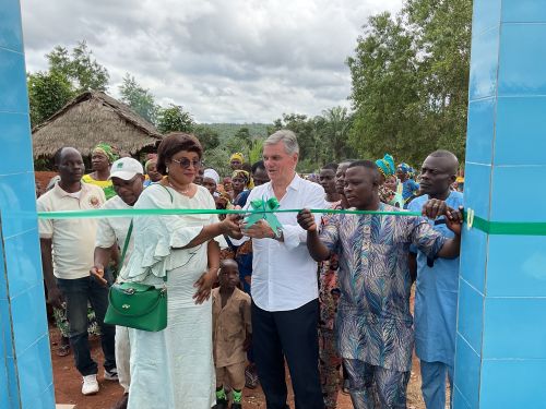 Inauguration d'un château d'eau et 02 puits à SAORO.