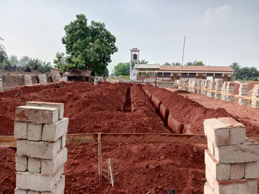 Évolution des travaux pour la construction d'une École à SOKOU.